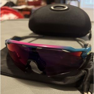 Oakley RADAR EV sunglasses polarized and multi colored EUC with hard case